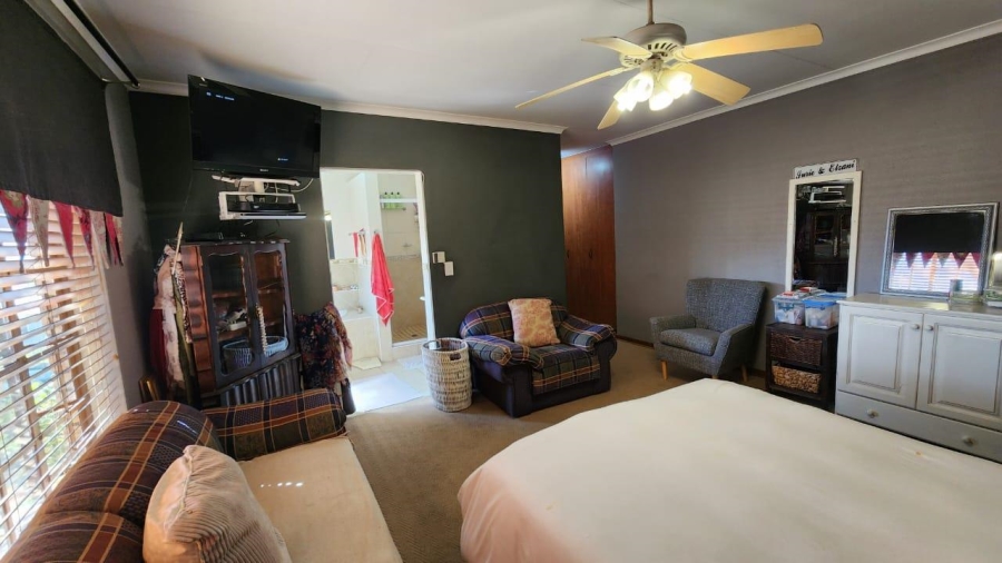 4 Bedroom Property for Sale in Rustenburg North West